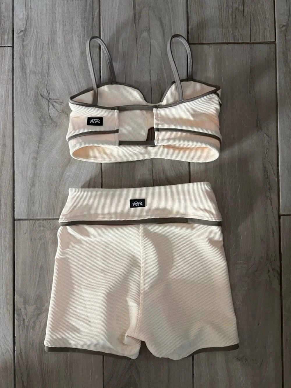 Tiger Friday / Set / Solar Crop (CXL) & Horizon Shorties (CXL) - Picture 2 of 6